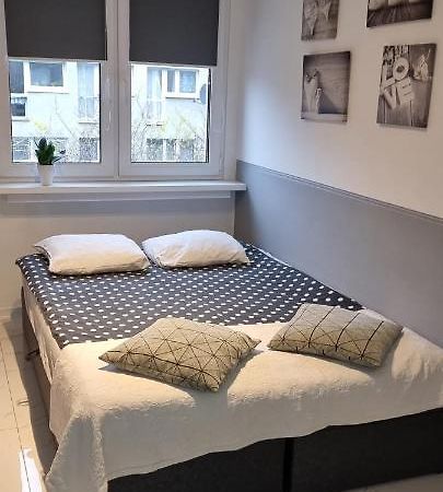 Nighthost Robotnicza 32 M248 Wroclaw Free Parking Apartment Ruang foto