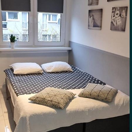 Nighthost Robotnicza 32 M248 Wroclaw Free Parking Apartment Bagian luar foto